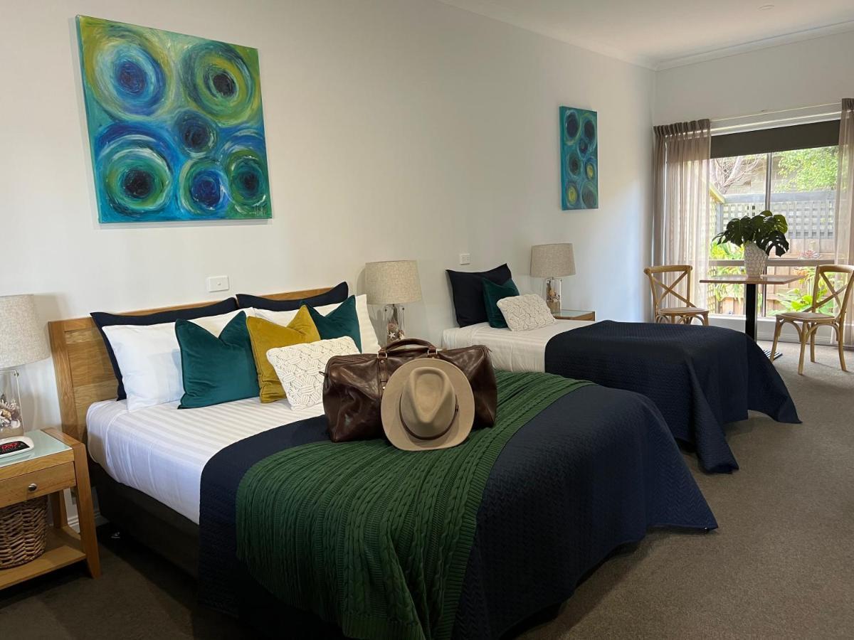 Coastal Waters Motor Inn Lakes Entrance Exterior photo