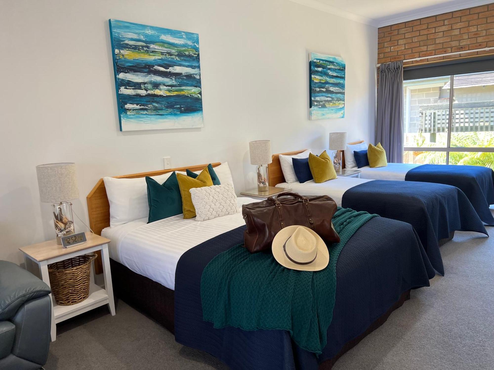 Coastal Waters Motor Inn Lakes Entrance Exterior photo